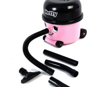 Hetty Hoover Schreibtischstaubsauger – Offiziell lizenziertes Henry Hoover, pinkfarbener Mini-Computer- & Tastaturreiniger, tragbare leichte Schreibtischreinigung, Neuheits-Geschenk für den Strumpf
