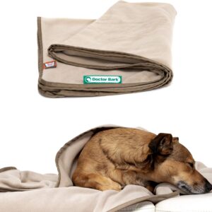 Doctor Bark | kuschelige Hundedecke waschbar bis 95°C, hygienische, weiche Fleecedecke für Sofa und Hundebett, Flauschige Haustierdecke – Made in Germany (M – 100×70 cm/Beige)